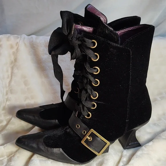 ELLIE Brand Booties - Picture 4 of 7
